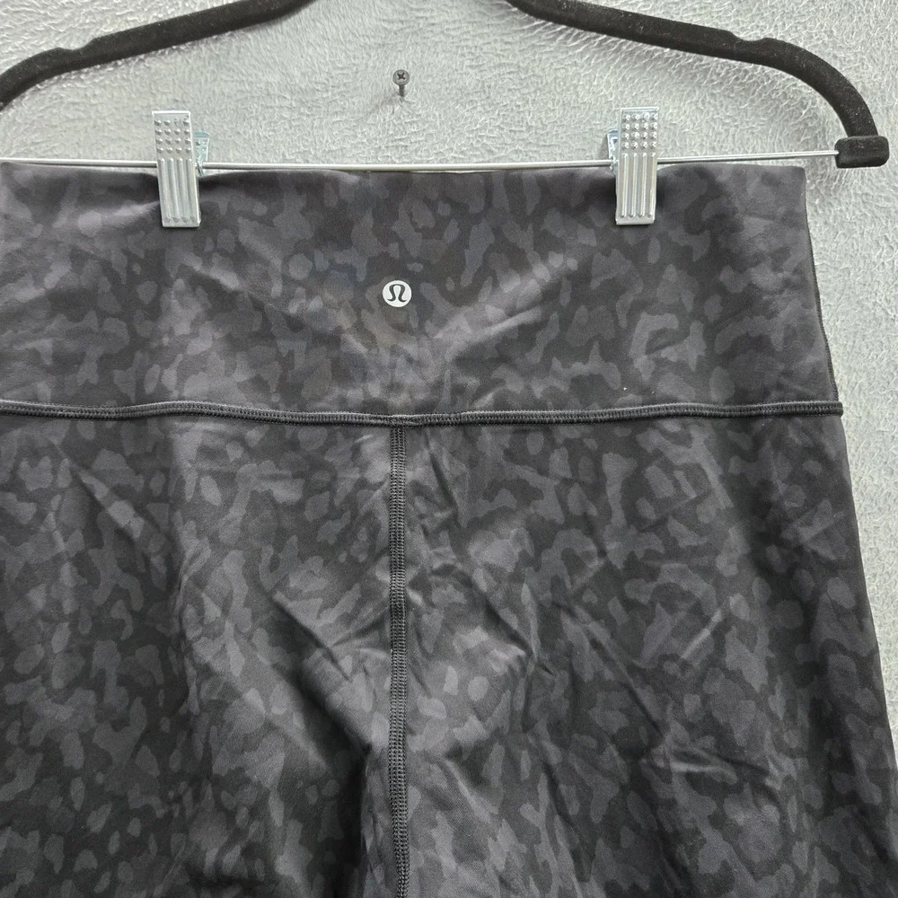 lululemon athletica *please carefully